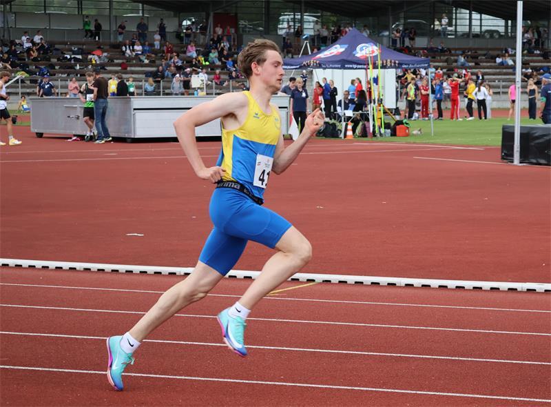 Simon Rödenbeck (DM-Norm U 20 über 200m),