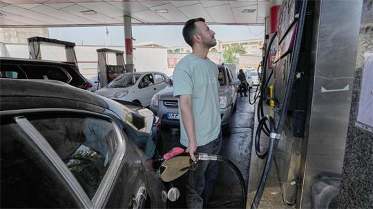 Sind Gerüchte in sozialen Medien der Grund für den Ansturm auf Tankstellen in Teheran? (Archivbild)