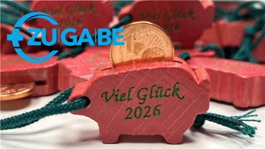 Sind begehrt und sollen Glück bringen: die TAGEBLATT-Schweinchen mit dem Cent-Stück im Rücken.