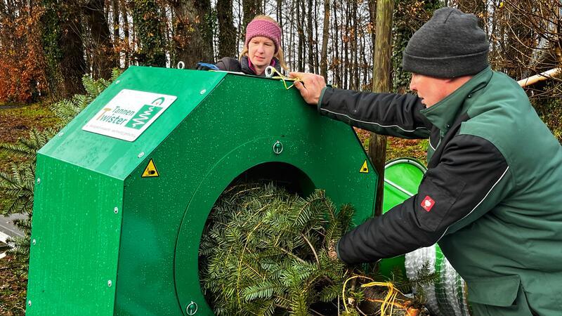 Sisal-Spirale statt Einnetzen mit Plastik: Marcus und Yvonne Meier vom Tannenhof Meier machen es vor.