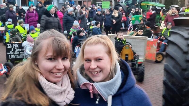 Siska Bösch (links) und Jaqueline Pretzel haben die Trettrecker-Demo in Mulsum organisiert.