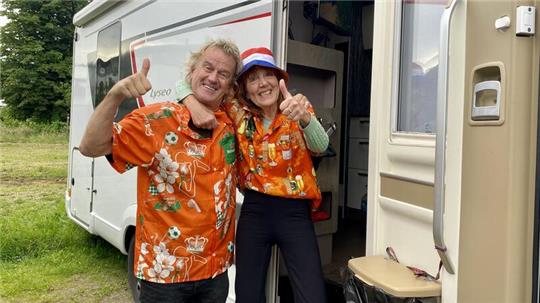 Sjaak und Francine Hofstede reisen mit der niederländischen Nationalmannschaft durch Deutschland.