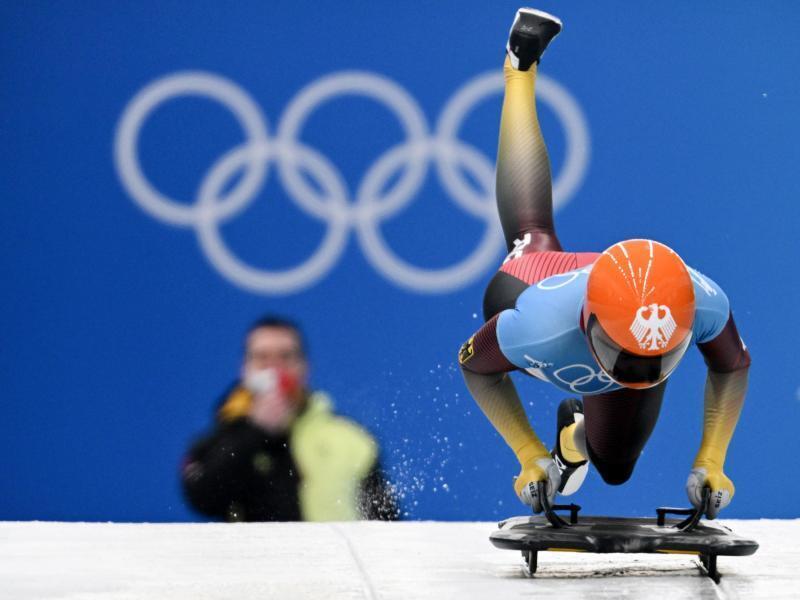 Skeletonpilotin Hannah Neise beim Start. Foto: Robert Michael/dpa-Zentralbild/dpa