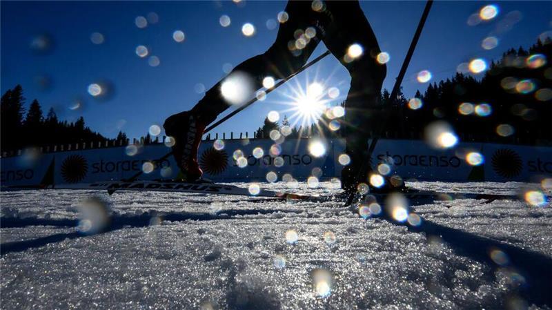 Ski nordisch - Vor den Weltmeisterschaften. Ein Athlet testet die Strecke im Langlaufstadion. 
