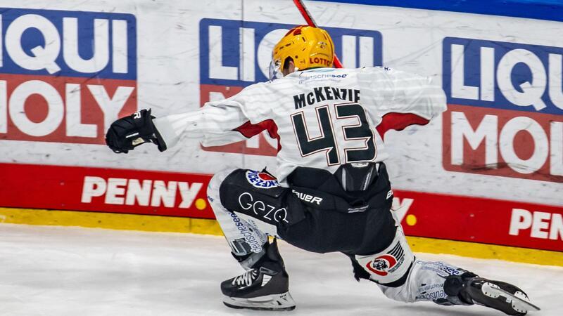 Straubing Tigers holen Stürmer von Vizemeister Bremerhaven Skyler McKenzie.