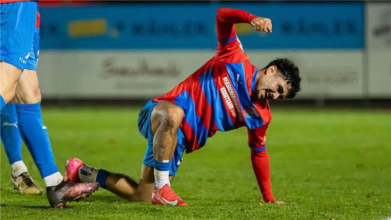 So jubelt Alla Aid Hamid nach seinen Toren. Am Sonntag brachte er D/A mit einem Freistoß auf die Siegerstraße.