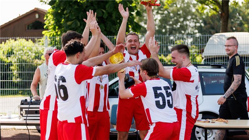 So jubelte das Team der Kreissparkasse im letzten Jahr - ob es den ersten Platz bei der Neuauflage des Turniers im Juni verteidigen kann?