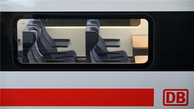 Abschaffung der Familienreservierung: Druck auf Bahn steigt So leer sind die Fernzüge der Bahn selten. Eine Platzreservierung ist oft sinnvoll.