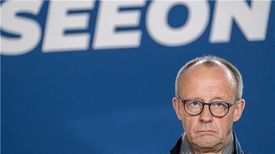 So richtigen Grund zur Freude hat Merz derzeit nicht. Innen- wie außenpolitisch stehen er und seine Bundesregierung vor gewaltig großen Herausforderungen. 