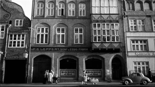 So sah das Stammhaus der Firma Leppert in den 1960er Jahren aus. Foto: Stadtarchiv Lüneburg