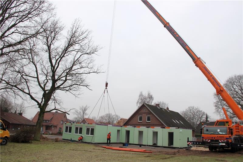 So sah die Aufstellung der Container im Jahr 2015 aus. Nun wird die Flüchtlingsunterkunft in Beckdorf abgerissen. Foto: Archiv