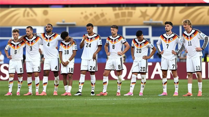 Kapitän Kimmich nach WM-Aus: Kein Rücktritt beim DFB So sehen Verlierer aus: Deutschland scheitert an Paraguay.