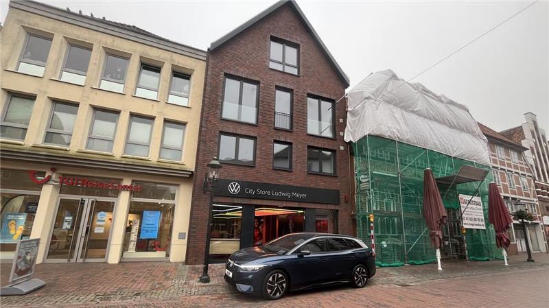So sieht das Geschäfts- und Wohnhaus in der Buxtehuder Altstadt nach der Sanierung aus.