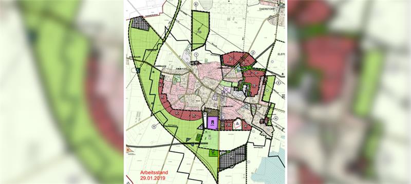 So sieht der Entwurf für den Flächennutzungsplan aus, den der Rat jetzt in die öffentliche Auslegung gibt. Die roten Flächen sind neue Wohnbauflächen, die im Westen nahe der möglichen Trasse für die Umgehung liegen. Im Osten soll Schwiederstorf wachsen. Grau ist das neue Gewerbegebiet im Süden. Karte GNW