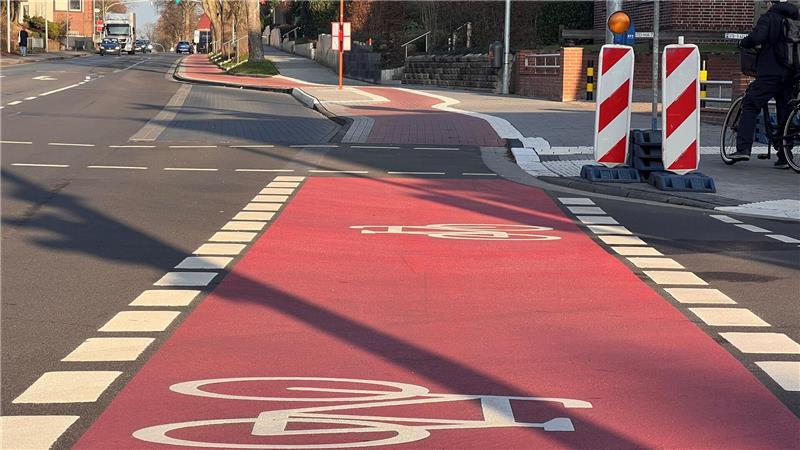 So sieht der neue Radweg entlang der Harsefelder Straße aus, dessen Bau noch mehrere Jahre in Anspruch nehmen wird.