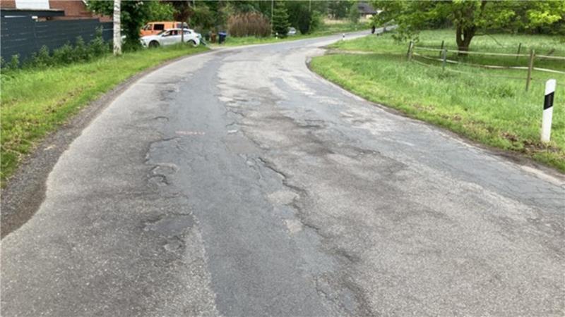 A26: Anschlussstelle Jork wird in Richtung Stade komplett gesperrt So sieht die K52 zwischen Goldbeck und Nindorf teilweise aus.