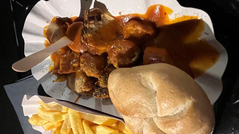Kiez-König: Carsten Marek kommt mit Ritze-Curry nach Horneburg So sieht die Rotlicht-Currywurst der Ritze aus.