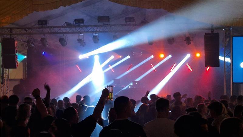 So sieht es heutzutage nicht mehr auf vielen Partys aus. Immer öfter müssen Discos wegen fehlender Besucher schließen.