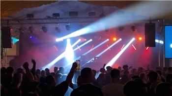 So sieht es heutzutage nicht mehr auf vielen Partys aus. Immer öfter müssen Discos wegen fehlender Besucher schließen.