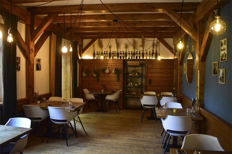 So sieht es in der Osteria in Deinste von innen aus.