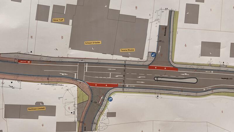 B73 wird für drei Jahre zur Baustelle: Das ist für Himmelpforten geplant So soll der Verkehr im Bereich Brink/Marktstraße nach der Sanierung fließen. Die Fußgängerampel befindet sich links der Straße Brink. Die Radfahrstreifen beginnen (unten) oder enden (oben) nach dem Kreuzungsbereich.