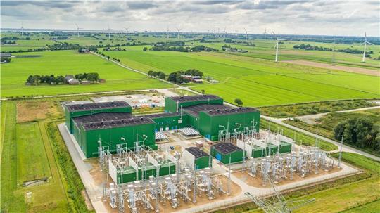 So wird die Konverteranlage in Kleinensiel einmal aussehen. Foto: Tennet