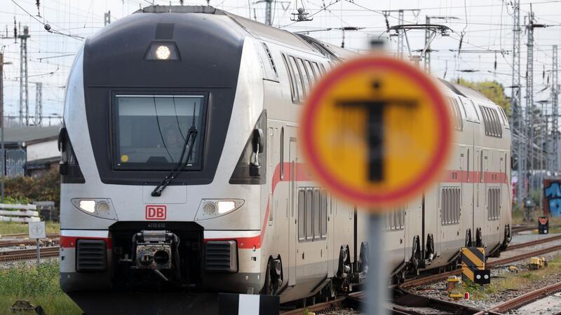 Deutschland droht ein Streik-Winter bei der Bahn Sobald ein entsprechendes Ergebnis der Urabstimmung vorliegt, könnte die GDL zu einem unbefristeten Streik aufrufen.