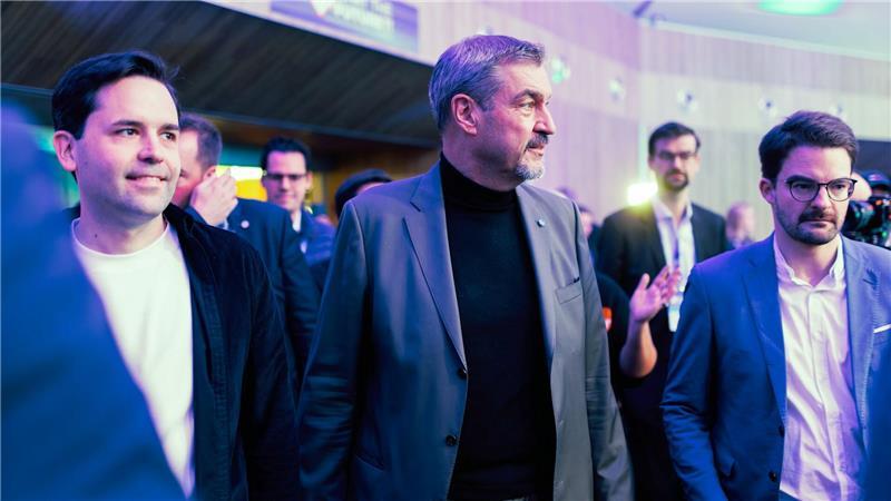 Merz will Rentenstreit entschärfen - Angebot an die Kritiker Söder sprach sich beim Deutschlandtag der Jungen Gruppe für weitere Verhandlungen mit der SPD aus. (Archivbild)