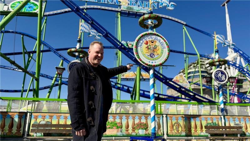 Sören Lemke organisiert unter anderem drei Domveranstaltungen im Jahr und den Hafengeburtstag – und macht damit Millionen Besucher glücklich.