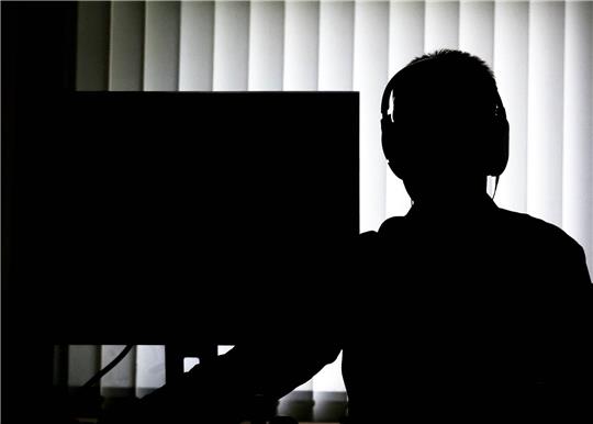 Sogenannte "Whistleblower" decken Misststände in Unternehmen auf. Sie sollen besser geschützt werden. Foto: picture alliance / Christian Charisius/dpa