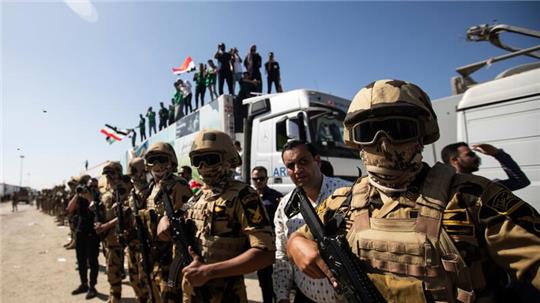 Soldaten der ägyptischen Armee stehen am Grenzübergang Rafah zwischen Ägypten und dem Gaza-Streifen.