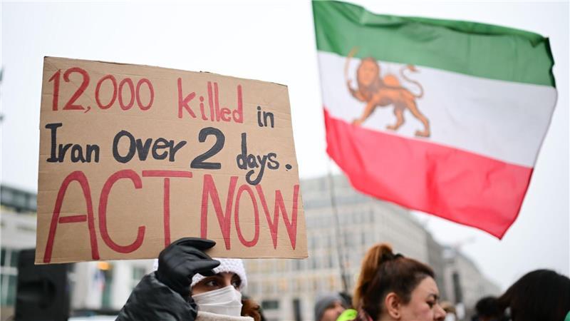 Solidarität mit den Demonstranten im Iran auch in Berlin: Nun hat das Auswärtige Amt den Botschafter des Landes einbestellt.