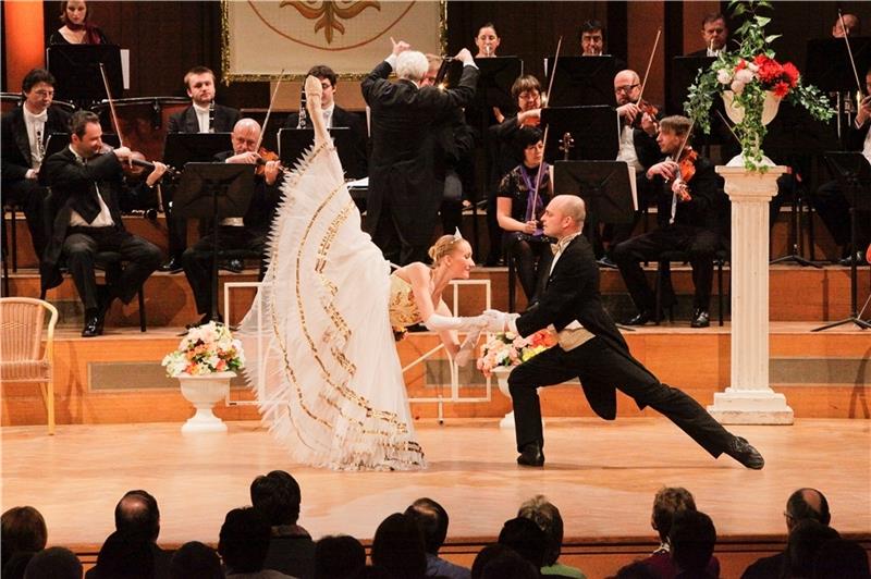 Musiktheater Prag präsentiert Neujahrskonzert im Stadeum Solisten, Chor und Orchester bieten am 1. Januar 2023 im Stadeum ein Feuerwerk der beliebtesten klassischen Hits.