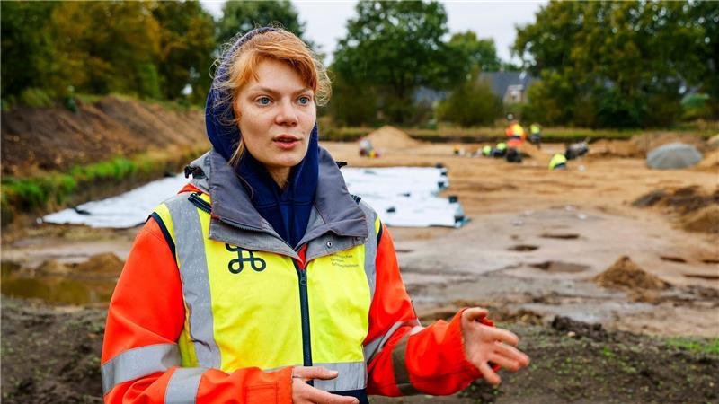 Siedlungsplatz in Heide freigelegt Solveig Ketelsen ist als Grabungsleiterin vor Ort.