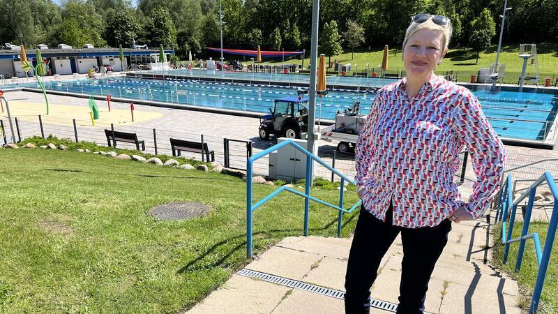 Endlich Sonne: Heidebad in Buxtehude eröffnet am Montag die Sommersaison Sonja Koch leitet die Bäderabteilung der Stadtwerke. Sie ist damit für den Betrieb des Hallenbads Aquarella und des Heidebads zuständig.