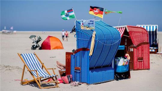 Sonne, Meer und Strand: Viele Menschen verbinden mit Niedersachsen beliebte Reiseziele. (Archivbild)