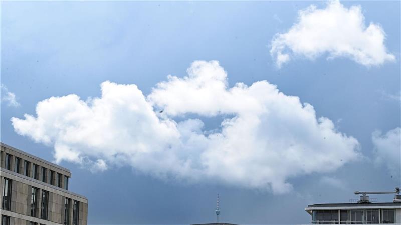 Sonne, Wolken und Schauer - so geht es vorerst weiter beim Wetter. 