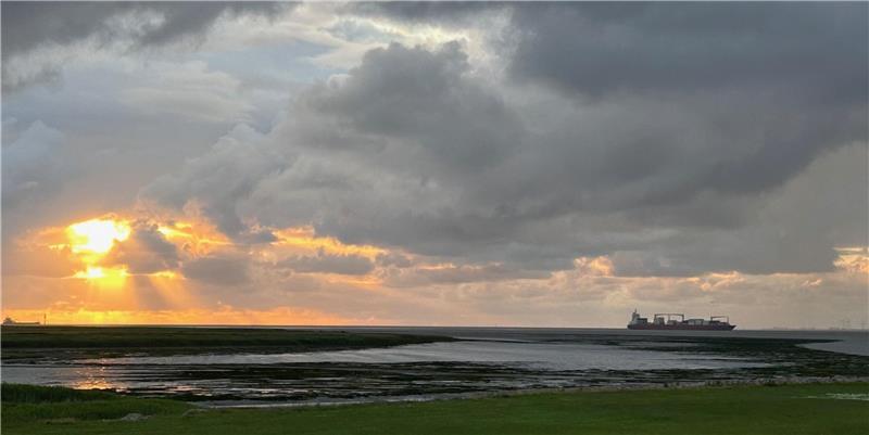 Sonnenuntergang an der Ostemündung.
