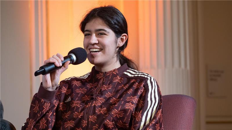 „Überall fremd“: Staderin ist kreativ und laut gegen Rassismus Sophie Elif Görgülü beeindruckte bundesweit mit ihrem Text gegen Diskriminierung und Rassismus.