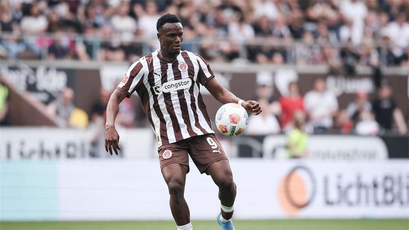 Sorgen beim FC St. Pauli um Abdoulie Ceesay. (Archivbild) 