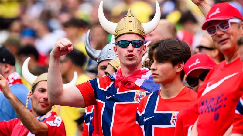 Sorgen für Stimmung: Schlachtenbummler aus Norwegen.