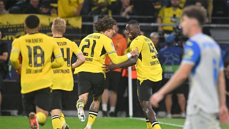 Sorgten in der Dortmunder Offensive für Gefahr: Fábio Silva (l) und Serhou Guirassy. 