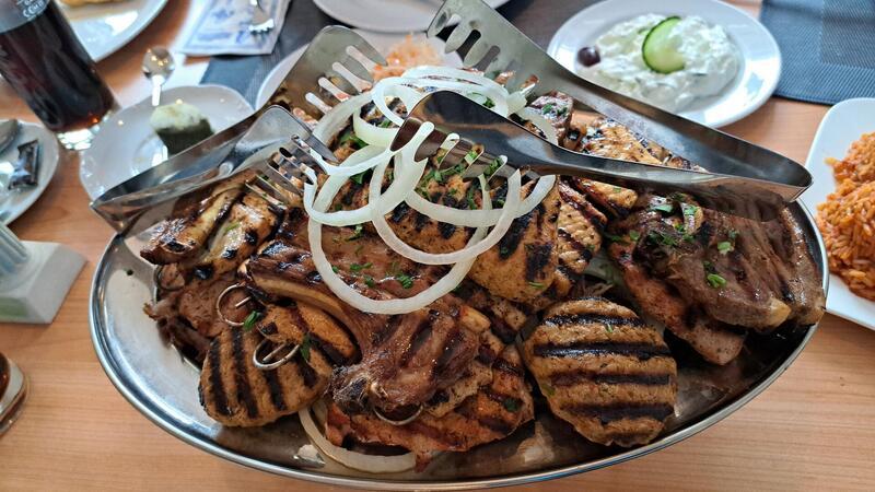Souvlaki, Suzuki, Gyros und vieles mehr gehören zur griechischen Küche im neuen Lunestedter Lokal „Hellas“ natürlich dazu.