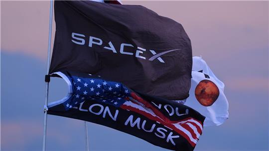 Space X übernimmt Cursor. Das Start-up vertreibt Software-Tools, die Programmierern dabei helfen sollen, Code effizienter zu schreiben und Fehler schneller zu beheben.