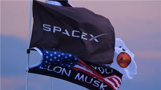 SpaceX konzentriert sich darauf, eine Stadt auf dem Mond zu bauen