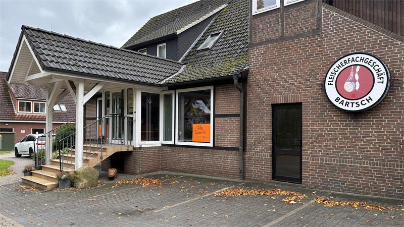 Spätestens bis Ende November soll der Backsau-Automat an der Schlachterei Bartsch in Nottensdorf stehen.