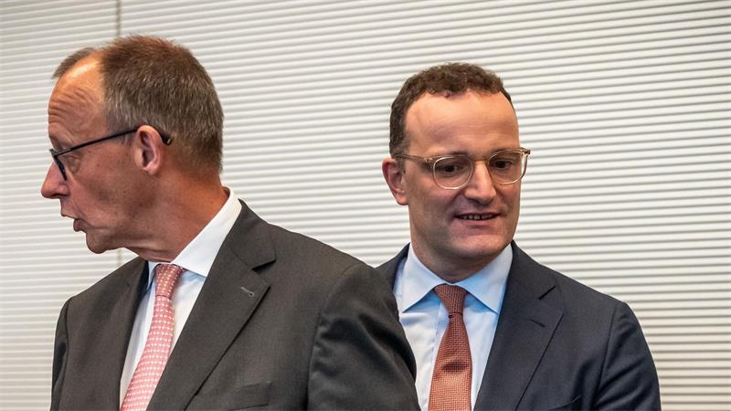 Merz drückt aufs Tempo bei Suche nach Spahn-Nachfolge Spahn ist als Unionsfraktionschef zurückgetreten - auch auf Druck von Kanzler Merz. (Archivfoto)