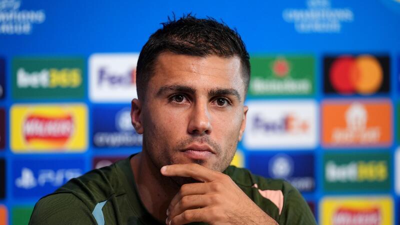 City-Profi Rodri beklagt hohe Belastung: Streik eine Option Spaniens Europameister Rodri warnt vor Überbelastung der Fußballprofis.