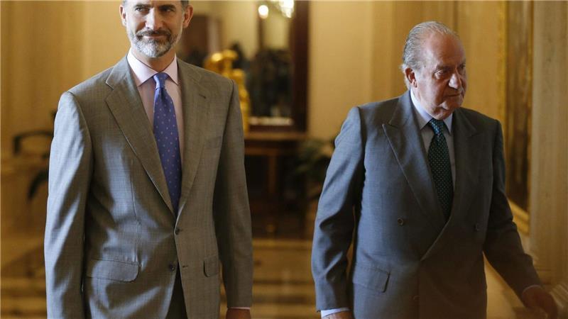 Reumütiger Altkönig Spaniens gesteht Fehler ein Spaniens König Felipe hält Abstand zu seinem umstrittenen Vater, Altkönig Juan Carlos. (Archivbild)