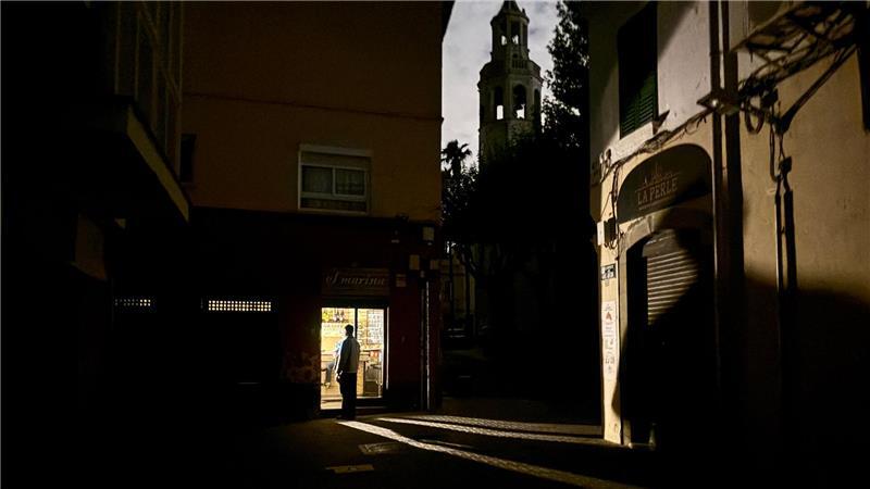 Überspannung ließ Strom in Spanien und Portugal ausfallen Spaniens Umweltministerin Sara Aagesen hat nun einen Untersuchungsbericht zu den Ursachen für den historischen Blackout vom 28. April vorgelegt. (Archivfoto)
